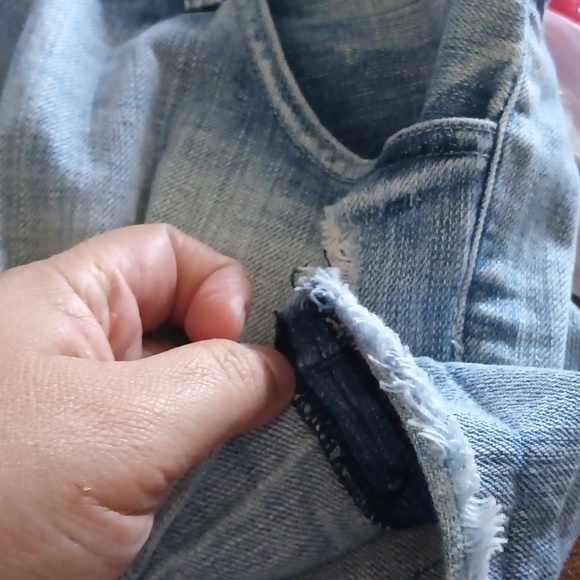 🦊 Wildfox Michelle Boyfriend Distressed Raw Hem Jean Shorts. Size 31 - Picture 7 of 17